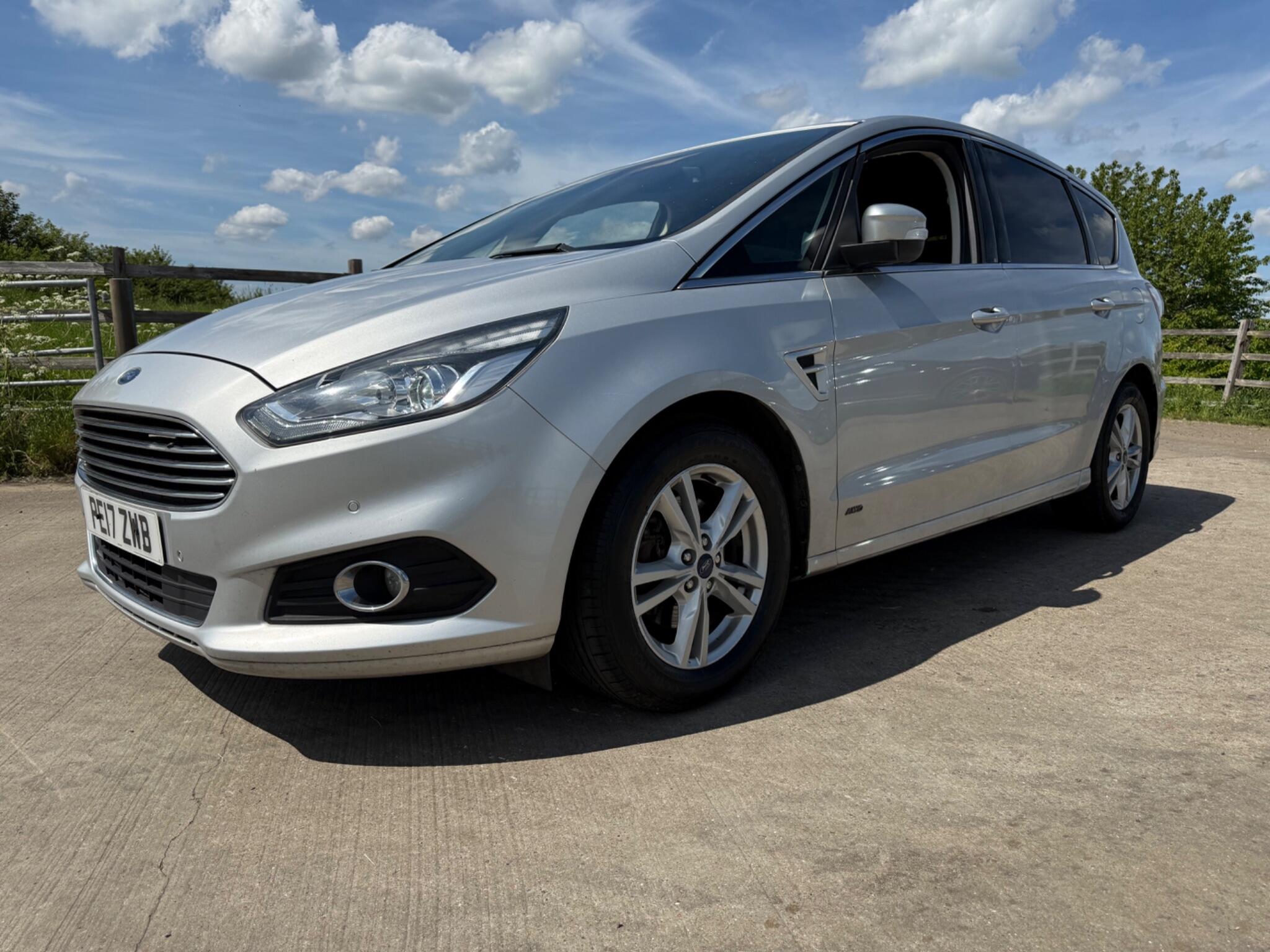 Ford S-Max 2.0 TDCi Titanium Euro 6 (s/s) 5dr — photo 53 of 102